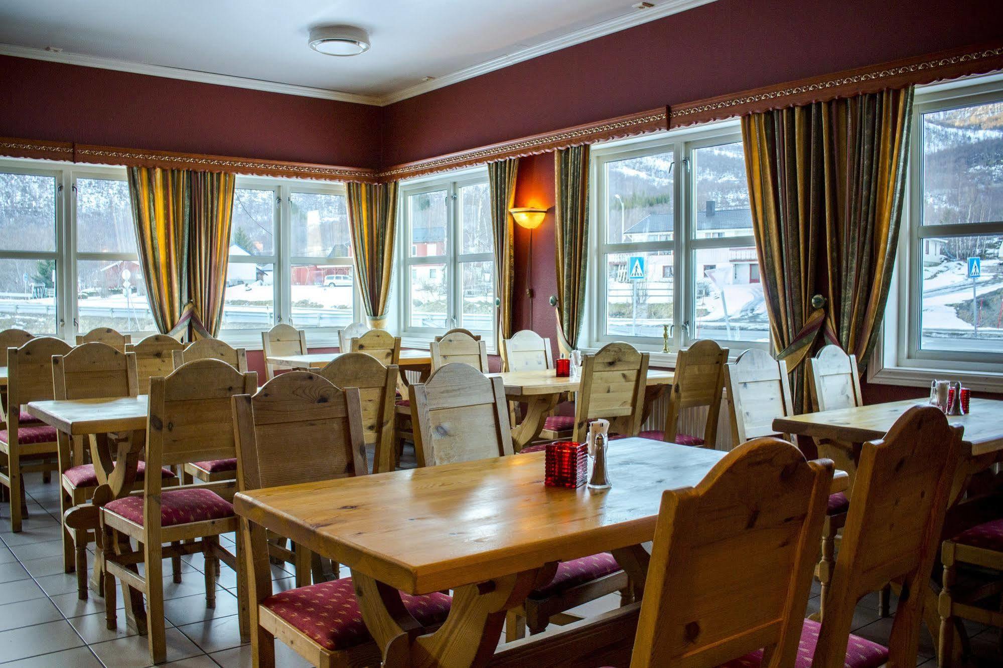 Tysfjord Hotel Storjord I Tysfjord Ngoại thất bức ảnh